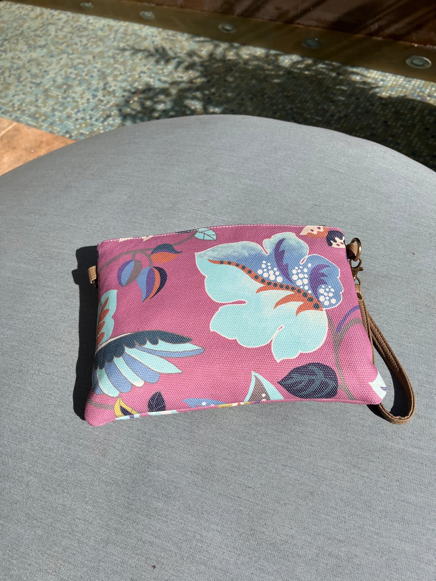 Flower pouch